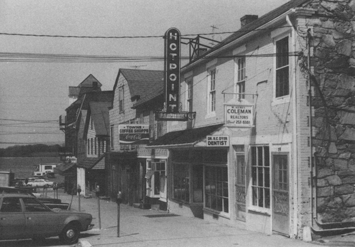 Freeman's Bank at 37-39 State Street, from Historical and Architectural Resources of Bristol, Rhode Island. Rhode Island Historical Preservation Commission, 1990.